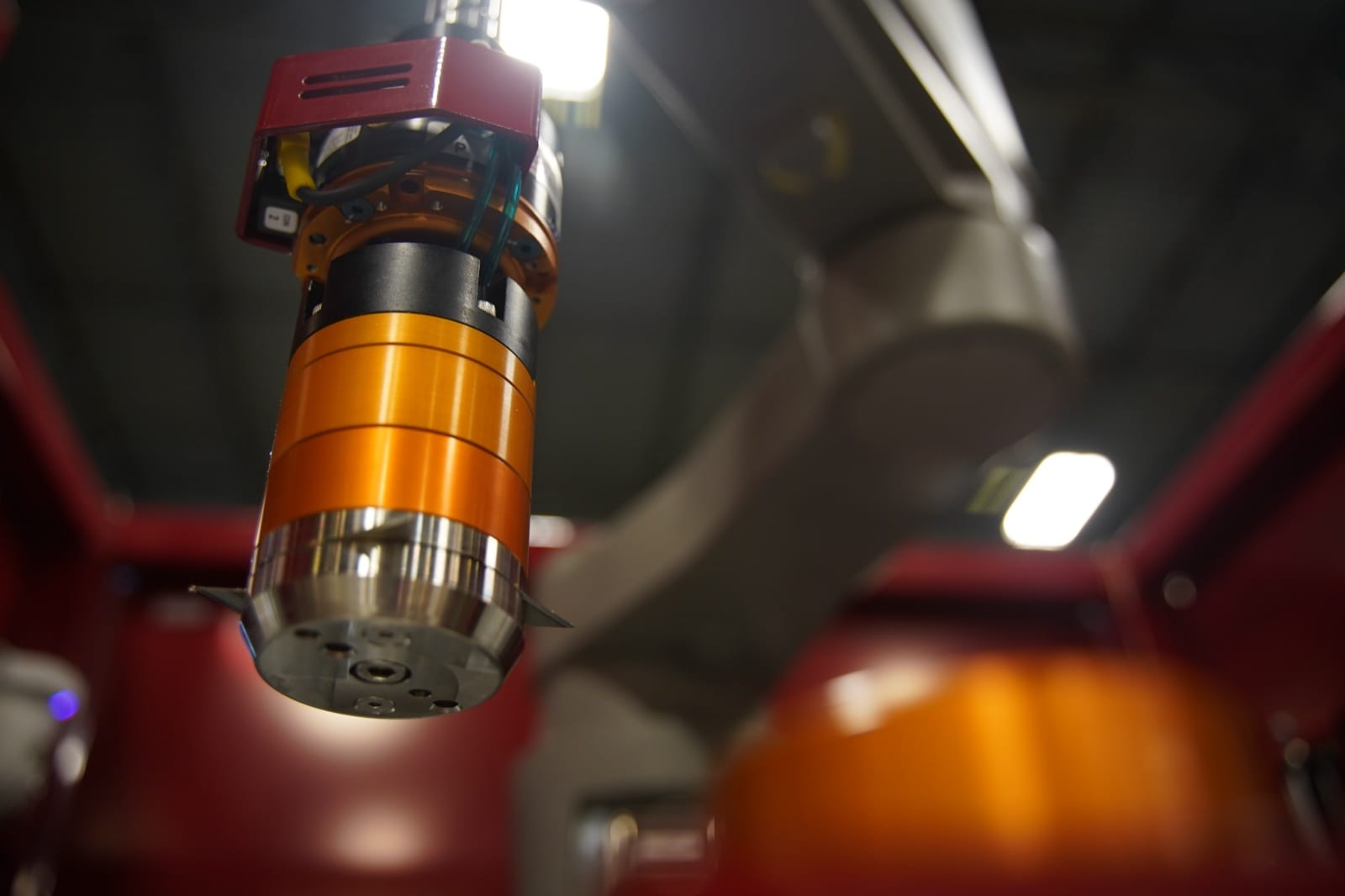 Close on an automation tool head
